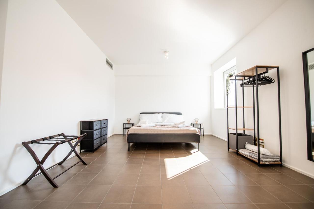 350 M Dalla Stazione L Parcheggio Free L Nova Loft Apartamento Parma Exterior foto