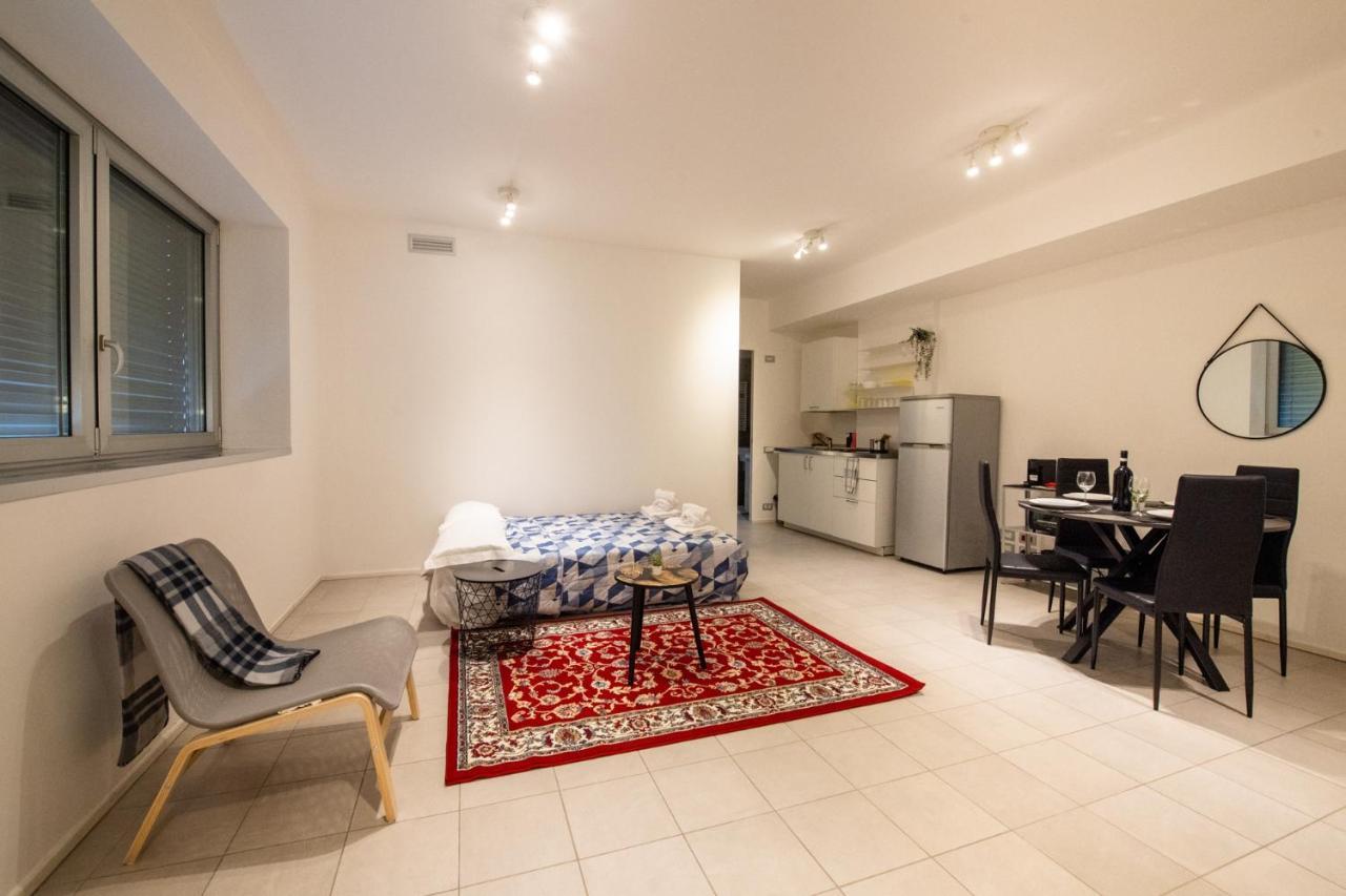 350 M Dalla Stazione L Parcheggio Free L Nova Loft Apartamento Parma Exterior foto